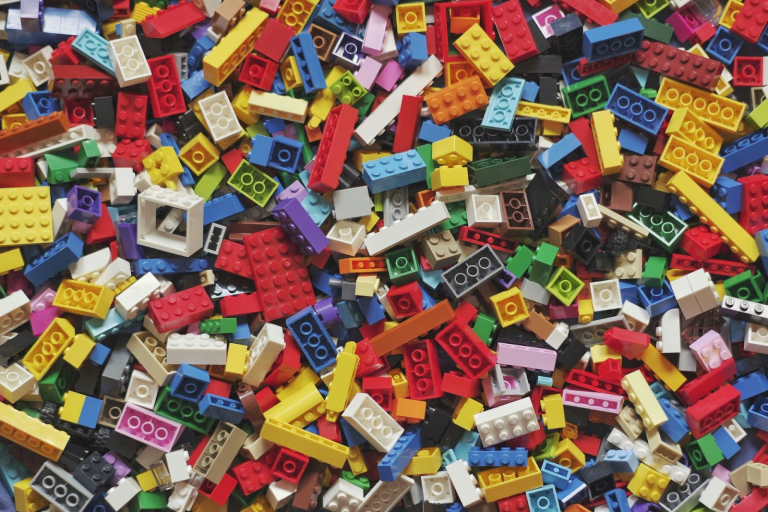 LEGO rinkiniai vaikams: kodėl jie lavina kūrybiškumą ir loginį mąstymą